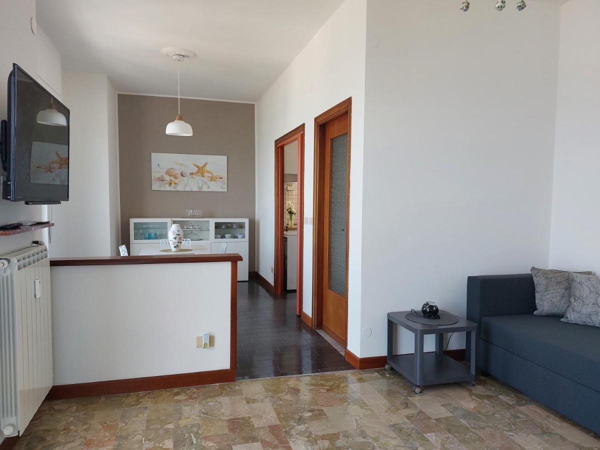 Maremare, Really On The Beach, With Private Parking Savona Exteriér fotografie