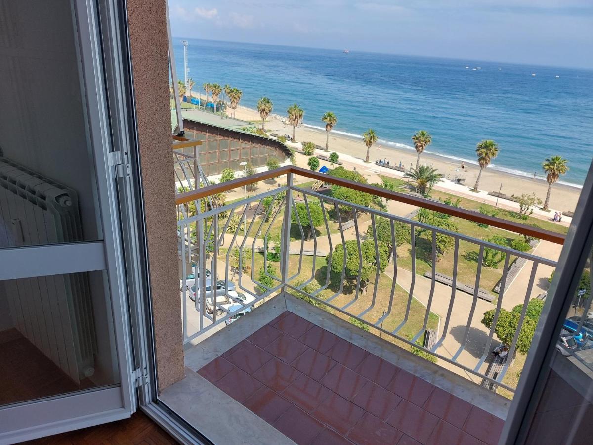 Maremare, Really On The Beach, With Private Parking Savona Exteriér fotografie