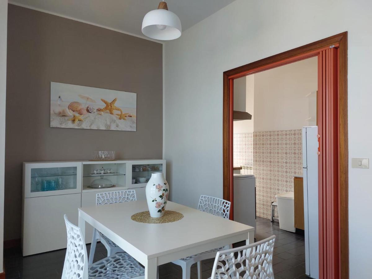 Maremare, Really On The Beach, With Private Parking Savona Exteriér fotografie